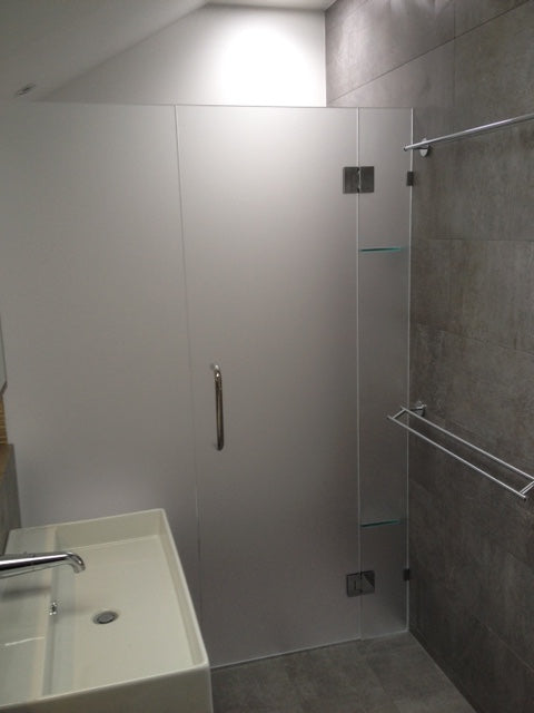 SHOWERSCREENS AND MIRRORS